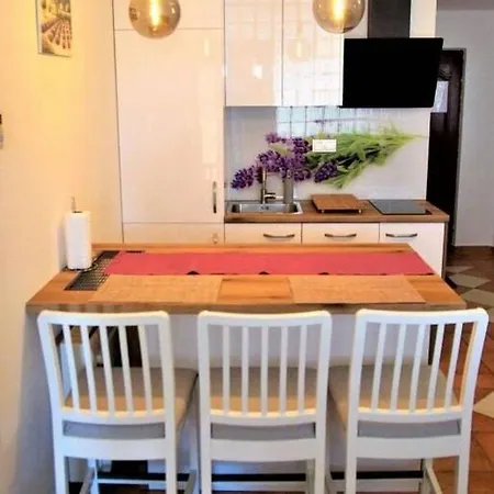 Olive I Lavender * Mandre