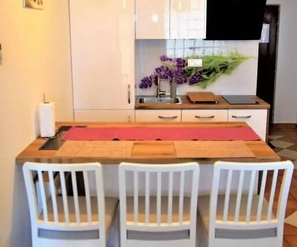 Olive I Lavender * Mandre