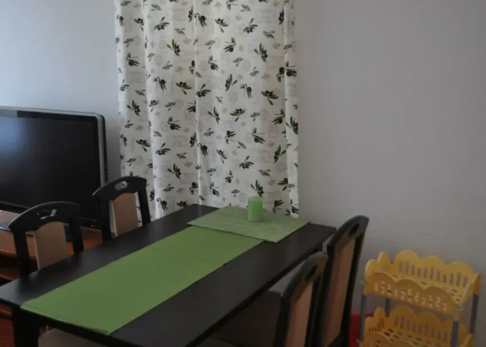 Olive I Lavender Apartman Mandre