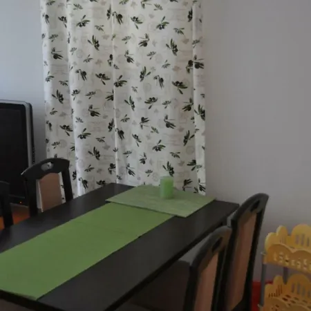 Olive I Lavender Apartamento Mandre